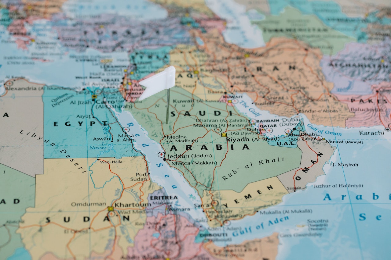A reference map displaying North American and Arabian countries.
